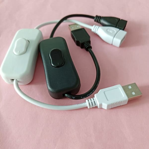 30 cm USB-jatkoadapterikaapeli virtakytkimellä USB-lampulle ja USB-tuulettimelle White