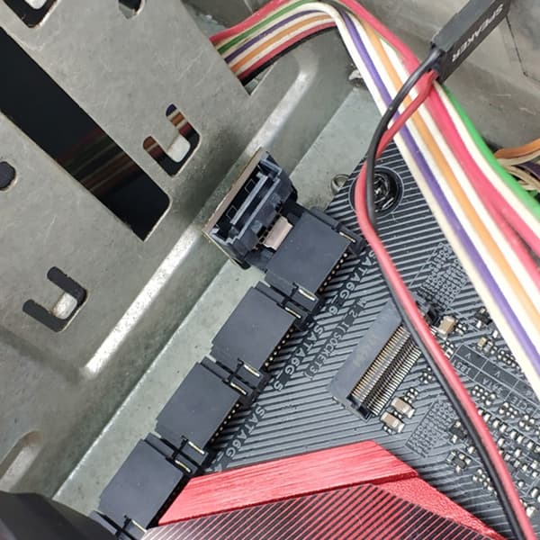 SATAs 7-pin retvinklet hun til han-adapter for forbedret intern organisering null - Forward direction