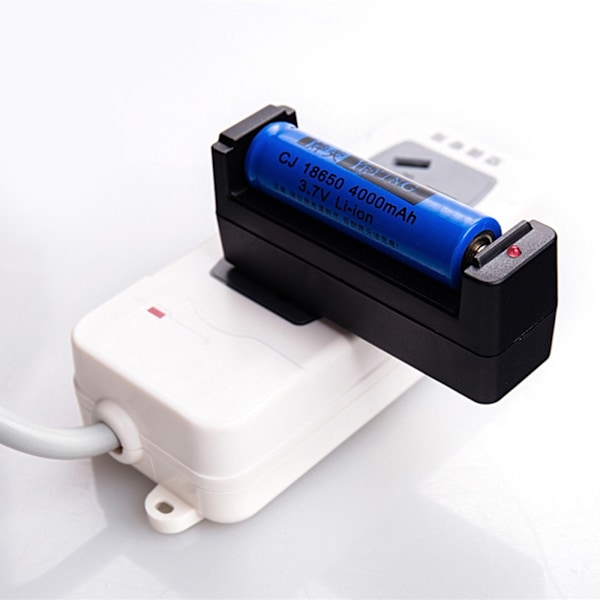 Universal 18650 Batteriladdare Adapter 350mA Intelligent Avstängningsadapterkontakt