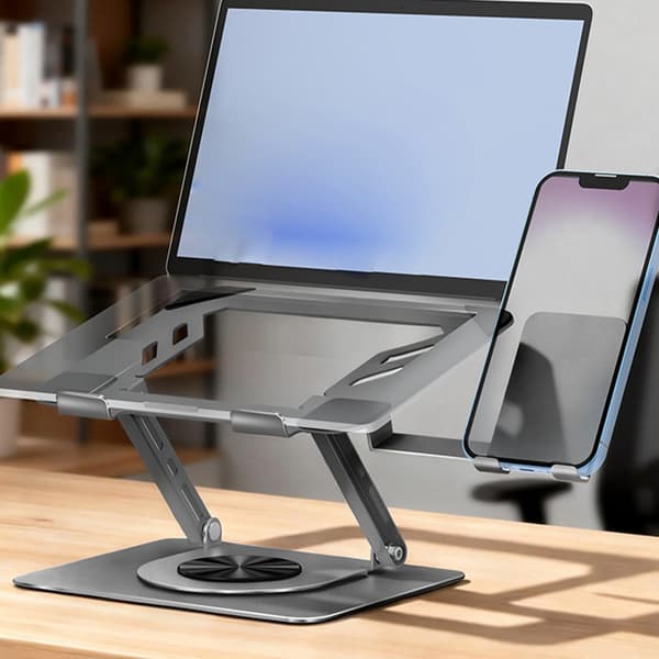Resevänligt laptopstativ med 360 graders svängbar bas och ventilationshål för värmeavledning