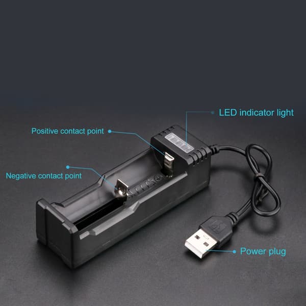 Lataussovitin USB-portilla, kompakti latauslaite koti- ja ulkokäyttöön