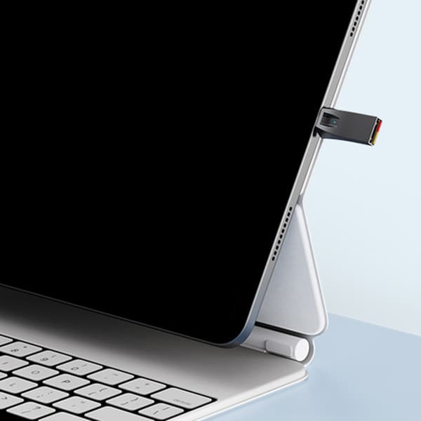 Snabb Hastighet Legering Typ C USB A Kortläsare Stöder TF Microed Kort upp till 2TB Silver
