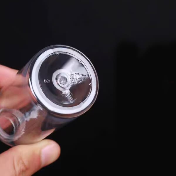 Ohutkärkiset läpinäkyvät pullot tarkkaan nesteen mittaukseen 150ml