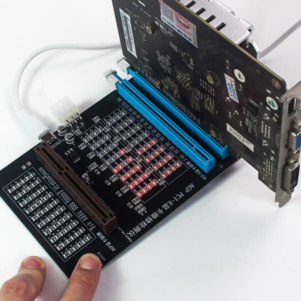 Universal grafikkorttester fungerer med AGP- og PCIE 16X-slots til effektiv fejlfinding