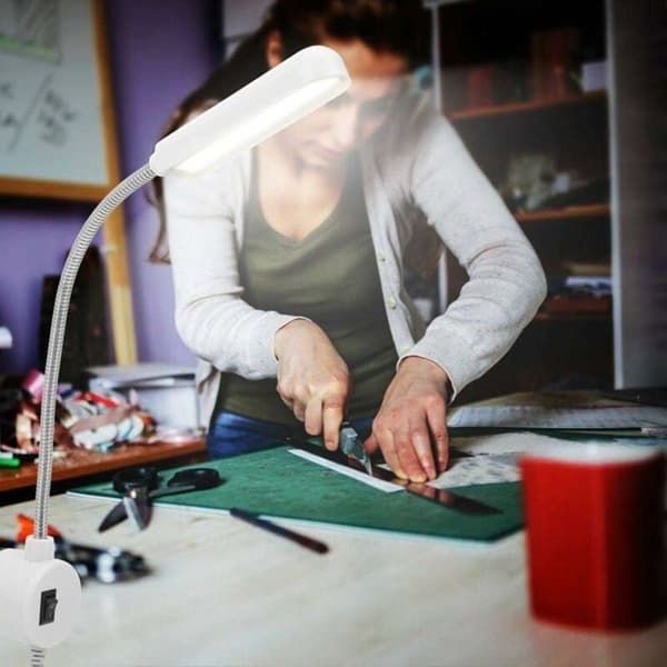 LED-ompelukonelamppu 360° joustavalla hanhenkaulalla ja magneettijalustalla – varustettu 30 LED-sirulla