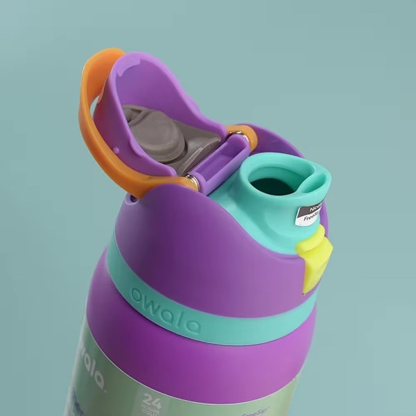 Tyhjiöeristetty ruostumattomasta teräksestä valmistettu urheilupullo, täydellinen kumppani ulkoiluseikkailuihin Purple