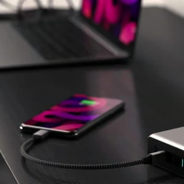USB-C–Lightning-kaapeli – 25 cm, harmaa