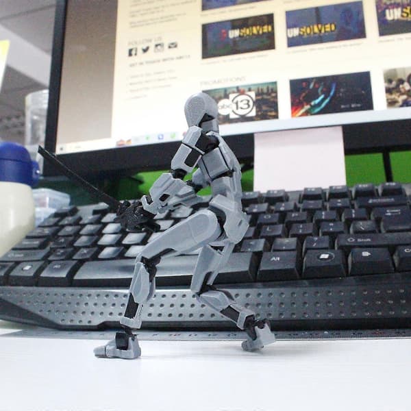 3D-printet actionfigur, T13 actionfigur, Titan 13 actionfigur, robot actionfigur yellow