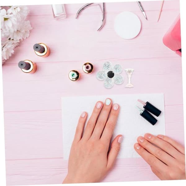 Magnetisk holder til kunstige negle, blomsterformet display med genanvendelig klæbemasse, manicureværktøj