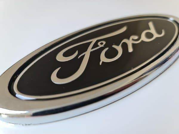 Ford Svart Ovalt Emblem 150mm X 60mm Emblem Fram Baklucka