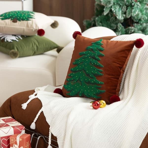 45x45 cm Brodert Juletrepute - Festlig Dekorasjonspute for Sofa og Seng White