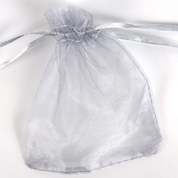 Små gaveposer med snøre Organza Grå 25-pak 7x9 cm