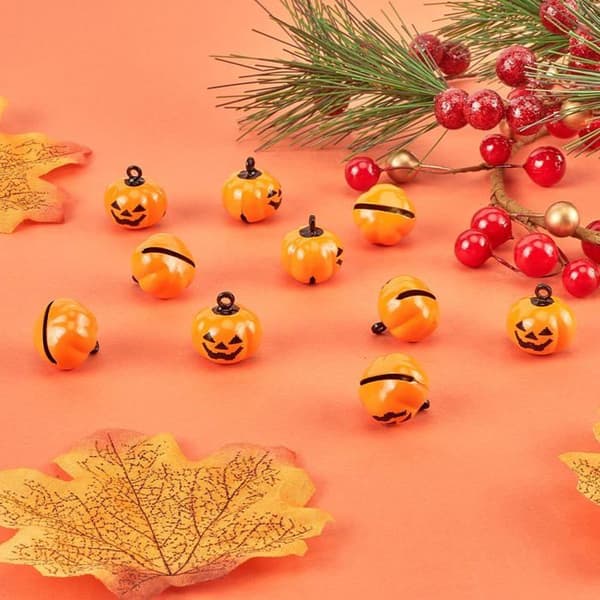 20 Mini Græskar-klokker Halloween Jingle Bell Perler Lanterne Ansigt Ornament til Efterår Indendørs Orange