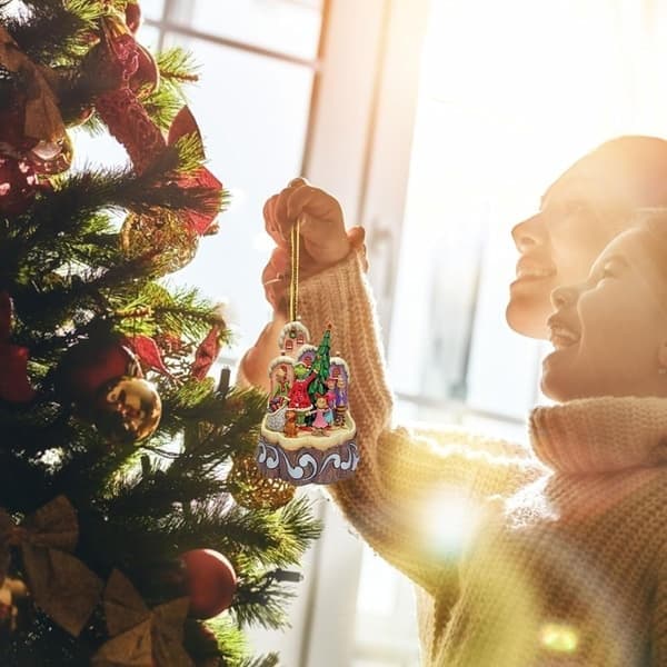 Juletræspynt, sjovt grønt julepynt i træ til hjemmet og julefrokosten