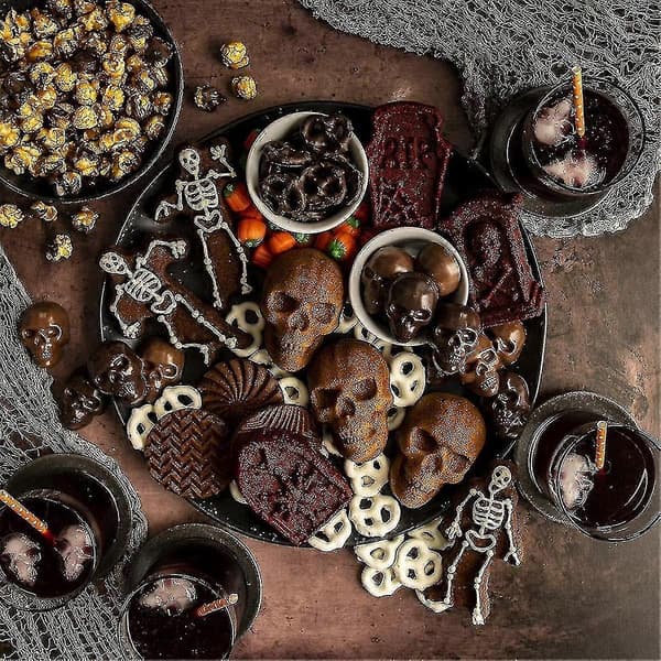 Ware Halloween Leivontavälineet, Haunted Skull Cakelet -vuoka, Pronssi-yujia