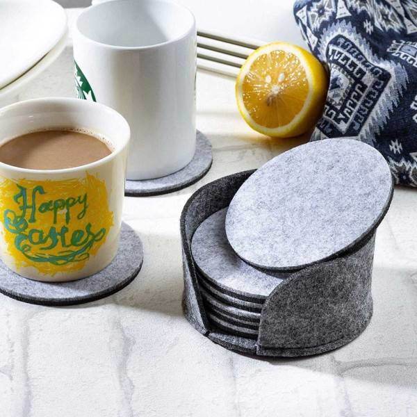 10-pak vendbare coasters i grå filt med grå holder