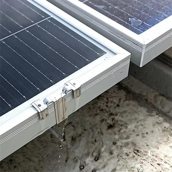 Förpackning med 20 fotovoltaiska dräneringsöglor för 30 mm solpaneler