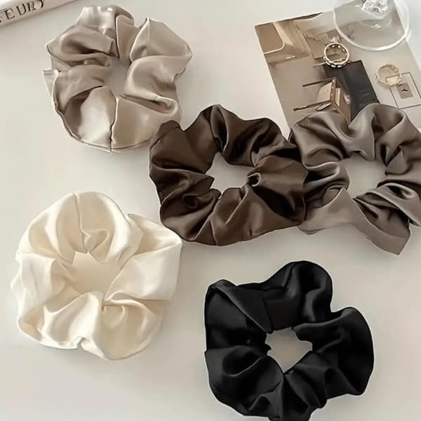 Sæt med 5 elegante satin scrunchies, vintage stil, bløde og elastiske hårelastikker, egnet til kvinder.