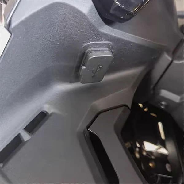 Motorsykkel USB-strømlading Grensesnitt Socket Impulsladeport for 450SR SR450 800NK 800