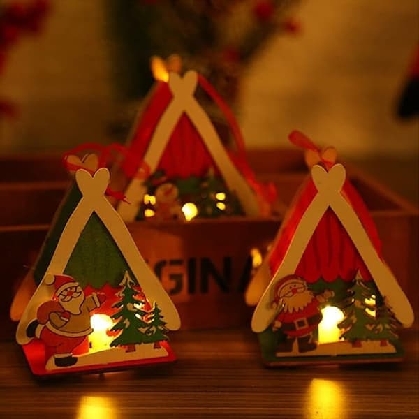 6 st julbyfigurer dekorationsset, upplyst LED jullysande trähus med figurer