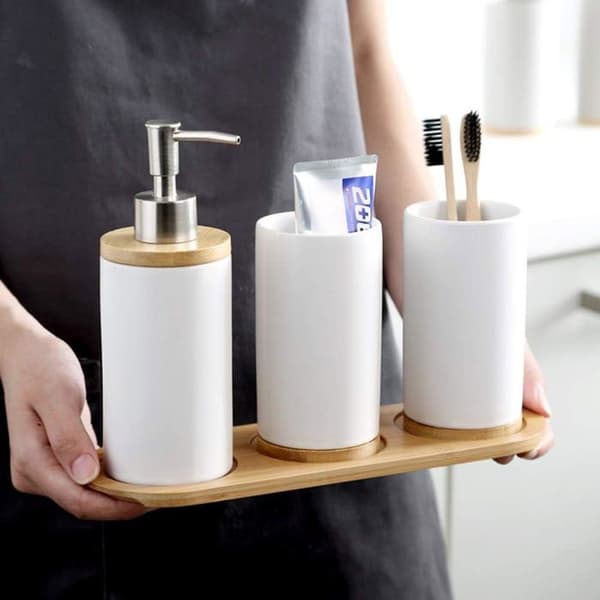 4-delt badeværelsessæt - Keramik og bambus - Dispenser og tandbørsteholder - Nordisk design - P