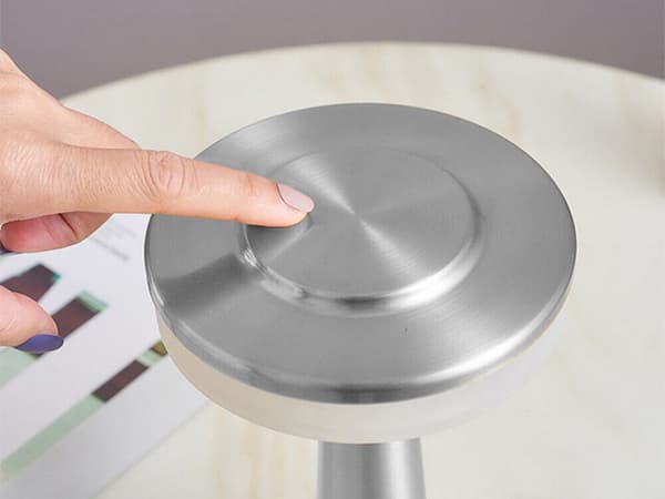 Bordlampe / Skrivebordslampe - Trådløs LED-lampe