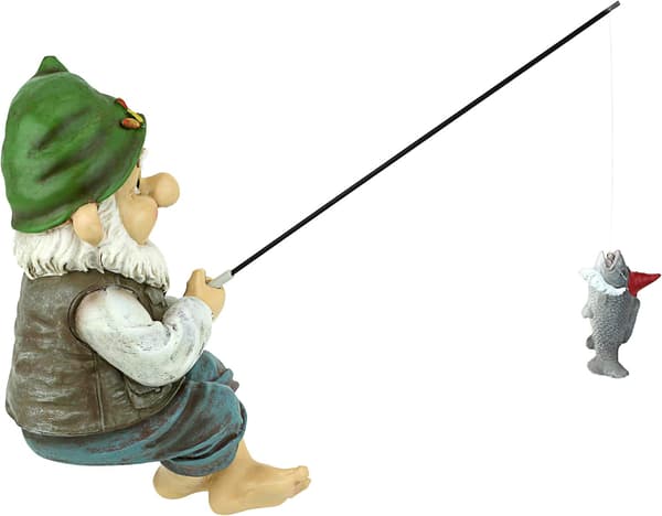 Havenisse-statue - Den fiskende nisse sidder - Udendørs have