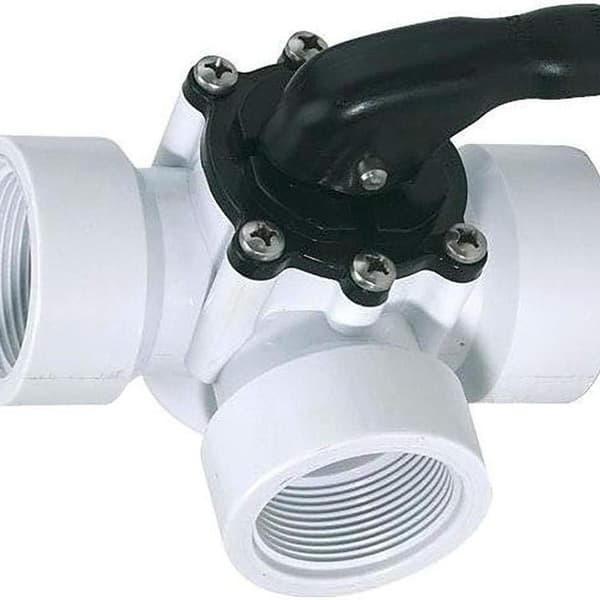 3-vejs PVC-solventil med 1 1/2\" indvendigt gevind + 3 rørstudser 32-38 mm med O-ring