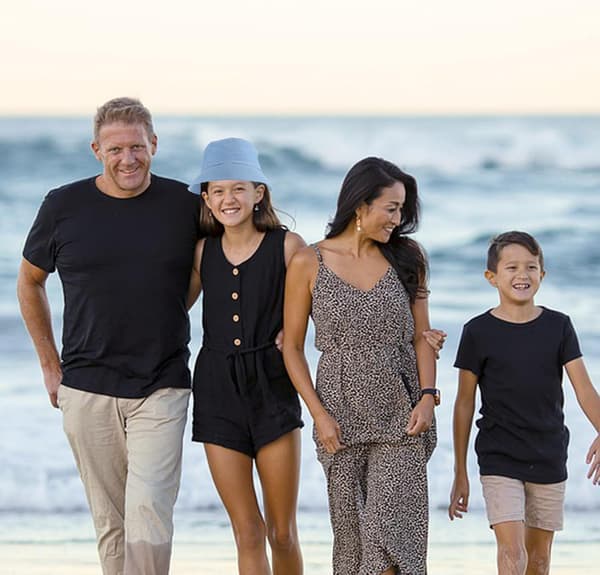 Blå bomuldsfiskerhat til strandvandring, familie sommerbrug