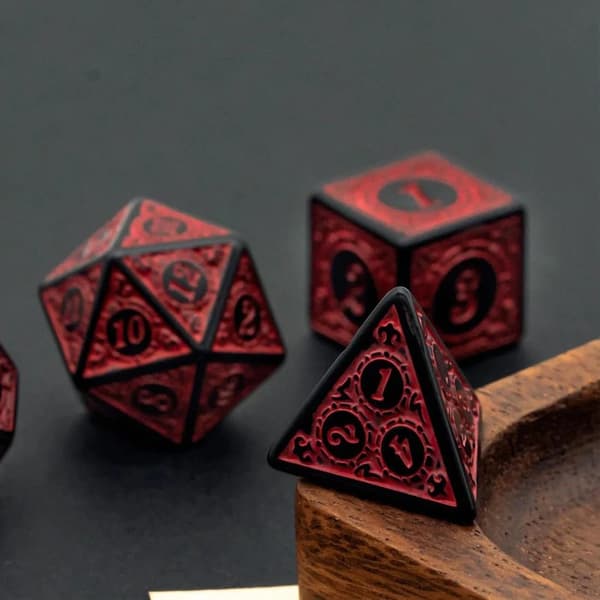 7-delt polyedrisk terning 20-siders rollespill polyedrisk terning sett fargede terninger med poser for DND RPG MTG (rød)