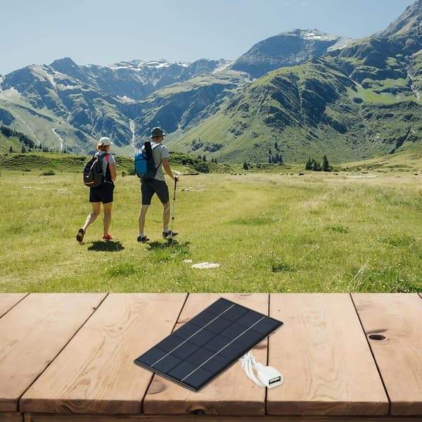 USB-oplader Udendørs Camping Vandring Telefonopladning Bærbart Solpanel 2,5W Polykrystallinsk Silicium til Sort