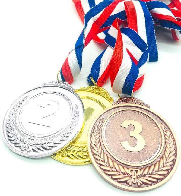 Set med 6 guld-, silver- och bronsmedaljer för vinnare