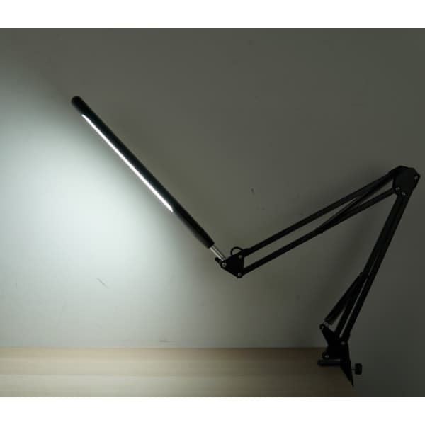 LED Skrivebordslampe med Justerbar Svingarm Sort
