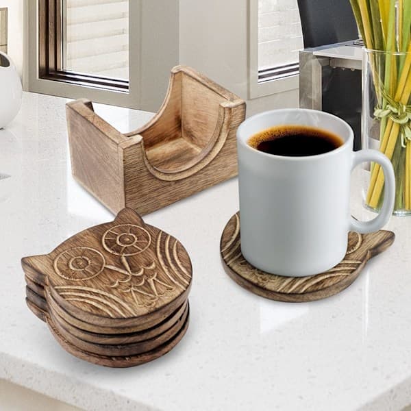 Sett med 6 brikker med holder - Håndlagde trebrikker for kaffe, te, krus, kopp, vinglass (ugledesign)