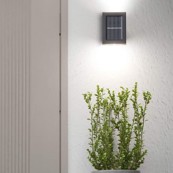 2-pak (varmt lys, ca. 75*30*100 mm) solcellelamper til vægmontering