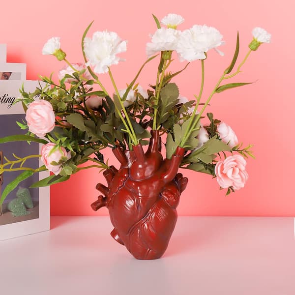 16cm Creative Heart-shaped Resin Vase for Desk, Table, Shelf
