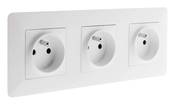 Hvit 16A trippelkontakt