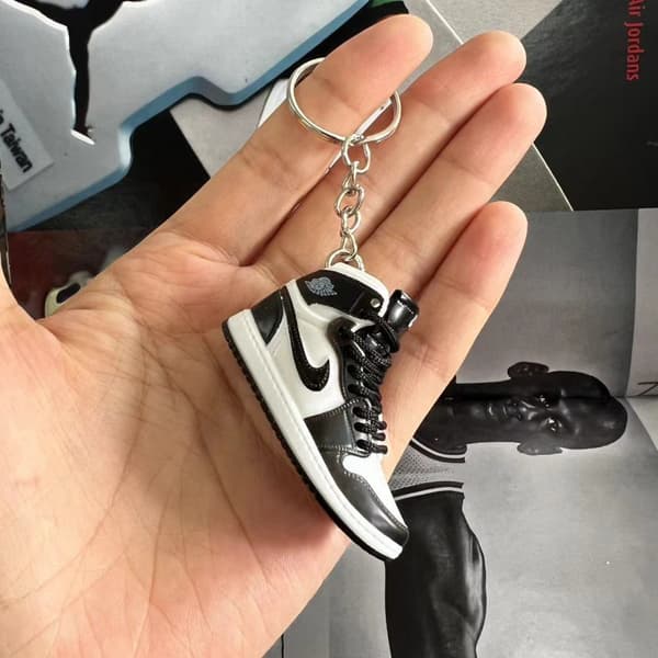 Sort og hvid sko model nøglering taske vedhæng 3d mini tre-di