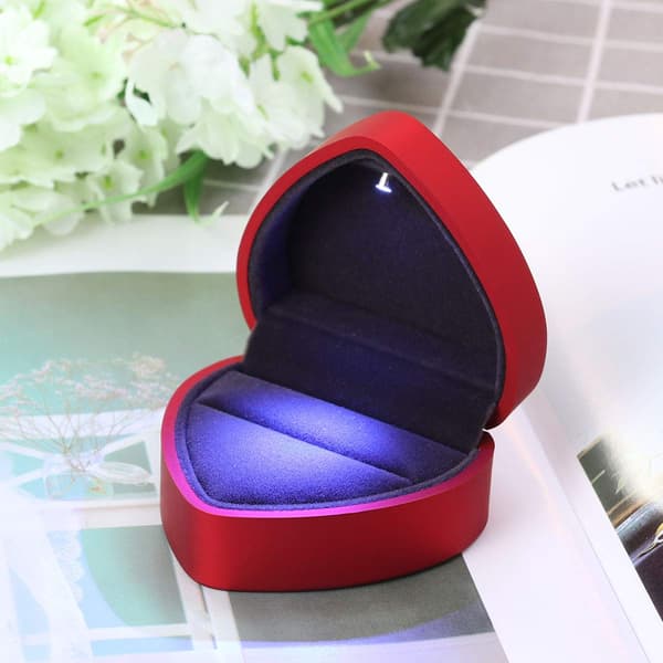 LED Ring Box Bröllop Hjärtformad Sammet Ring Box Bröllop Ring Box Smycken Ring Presentask för Äktenskapsförslag Förlovning Alla hjärtans dag