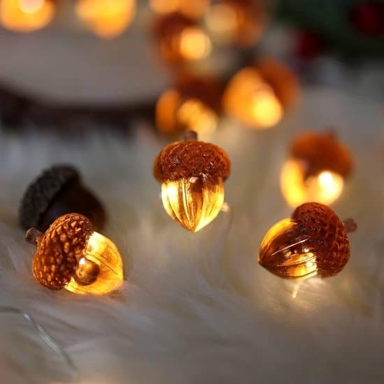 String Lights - LED String Lights 3m 30 Bulbs, Battery Operated, IP43 Waterproof, 8 Light Modes, with Remote Control Decorative Pinecone Shaped Lighting