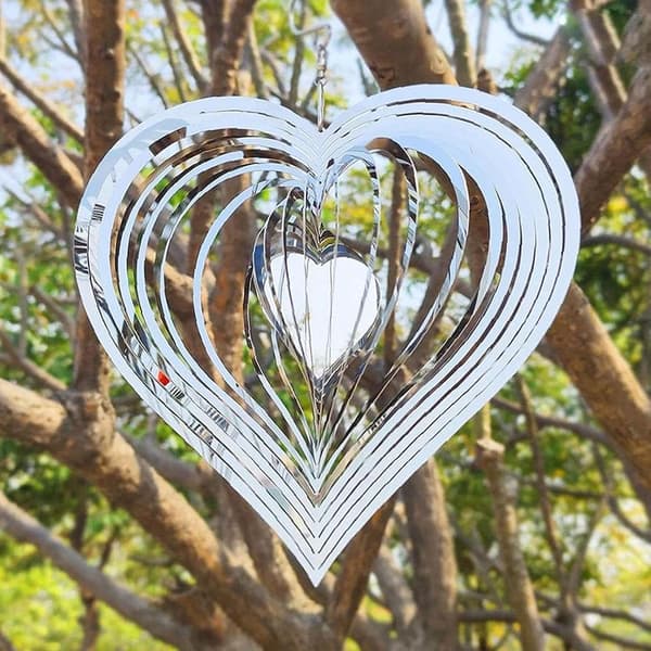 Heart-shaped wind chimes for outdoor, rotating metal wind chimes