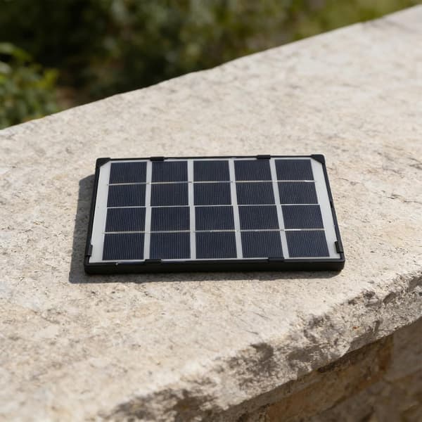 Robust og solid for utendørs bruk, sikrer langvarig ytelse under ulike forhold 6W 5V solcellepanel