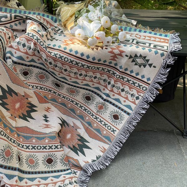 1 piece 160x130cm knitted grid blanket decorated with fringes