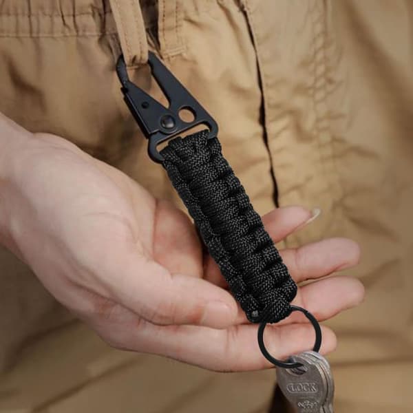 Pack flätad Paracord nyckelring med klämma för att hänga nycklar eller flaskor