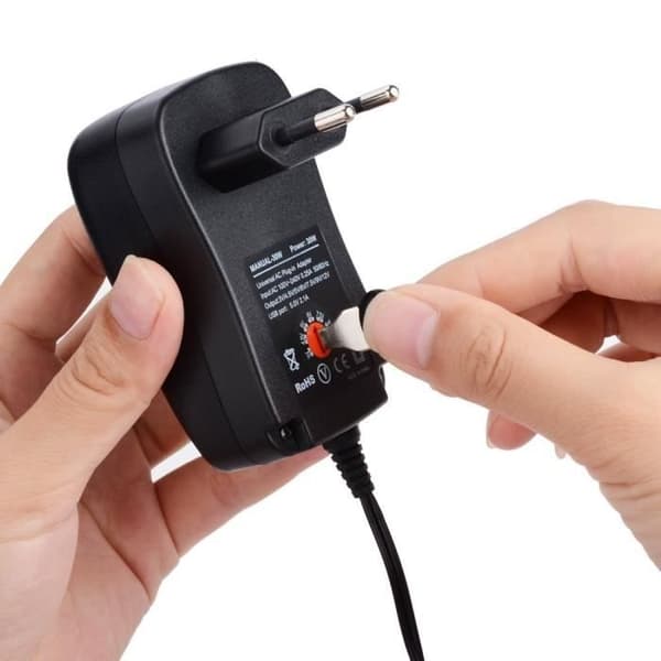 30W AC/DC Strømforsyningsadapter Transformatoromformer 6 Uttak 30W LED Elektronikk 3V til 12V