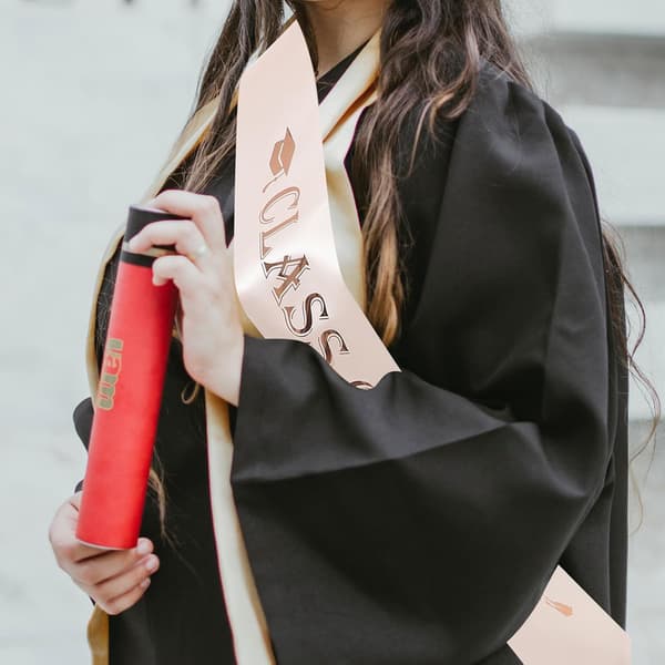 Klasse af 2024 Satin Gradueringsbånd til ceremoni