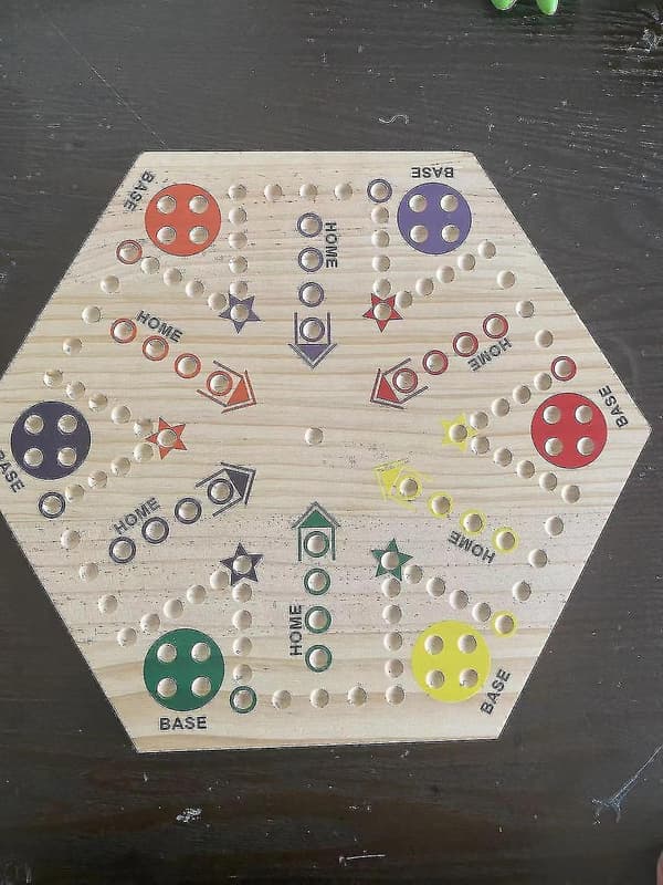 Ludo-spil i træ til 4-6 spillere, perfekt til fester og sammenkomster