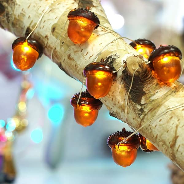 Battery-powered acorn string lights with remote control for fireplace and Christmas