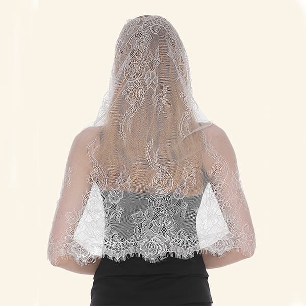 Round pointed veil in mixed material white with breathable design and single layer edge compatible with wedding dresses