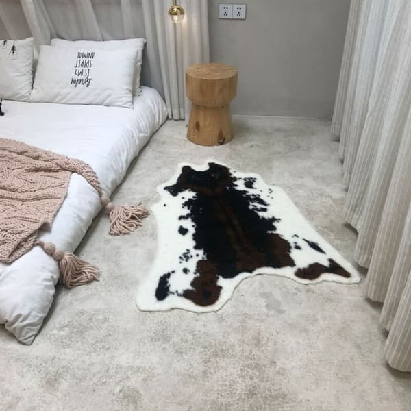 Faux Fur Cowhide Print Rug, 110 x 85 cm. Durable Polyester. Non-slip Latex Backing. Soft and Comfortable.